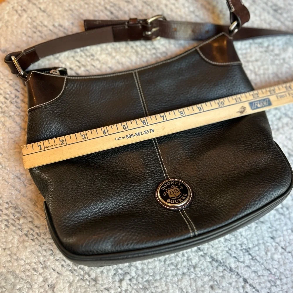 Dooney & Bourke classic dooney